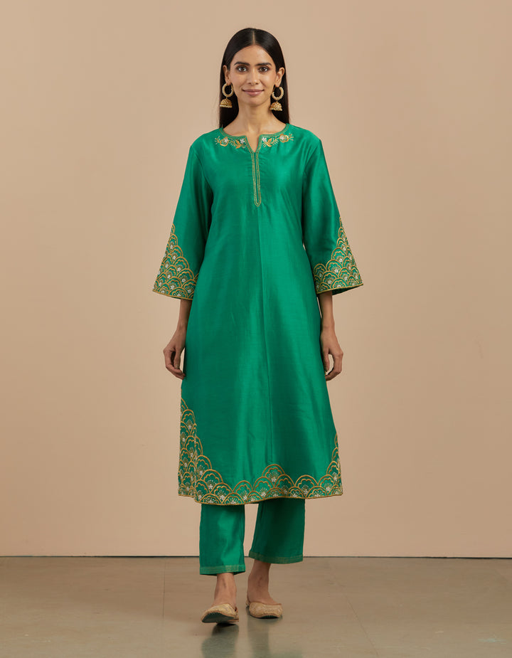 Green embroidered chanderi silk kurta with pants - Set of 2