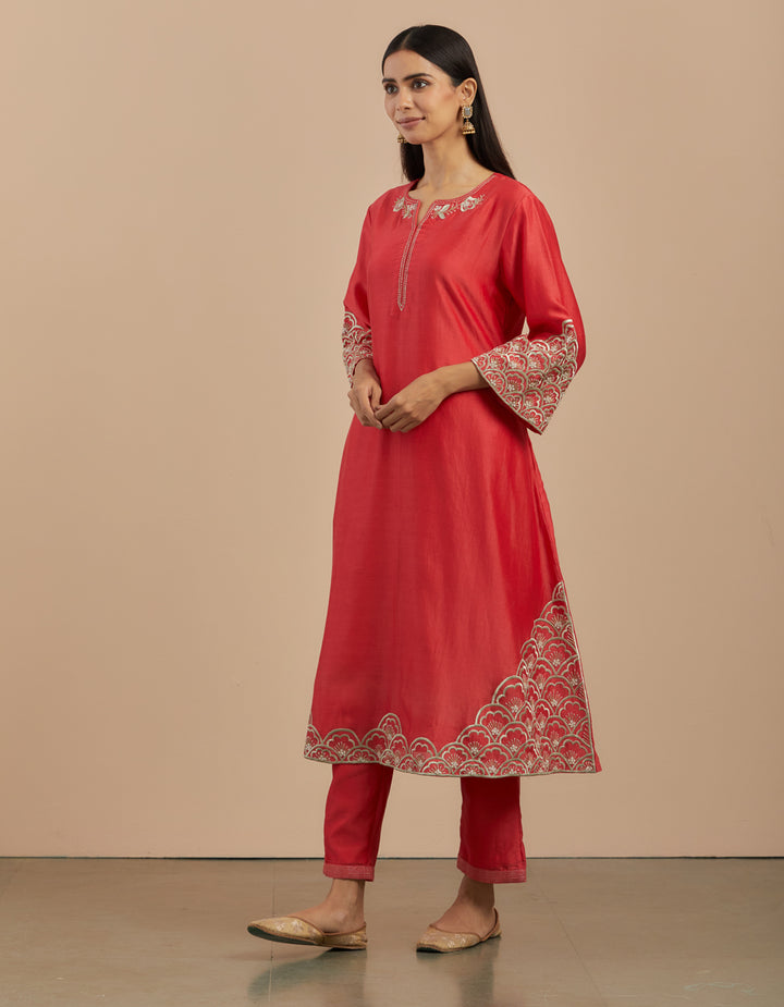 Red embroidered chanderi silk kurta with silk pants and organza dupatta - Set of 3