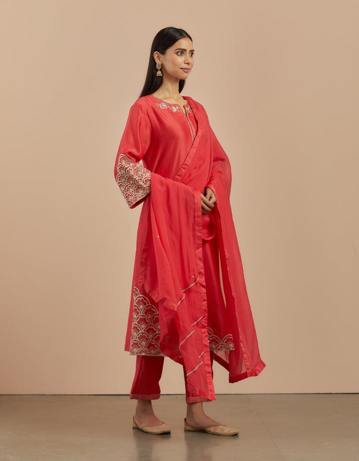 Red embroidered chanderi silk kurta with silk pants and organza dupatta - Set of 3