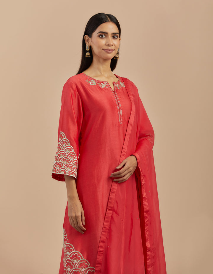 Red embroidered chanderi silk kurta with silk pants and organza dupatta - Set of 3