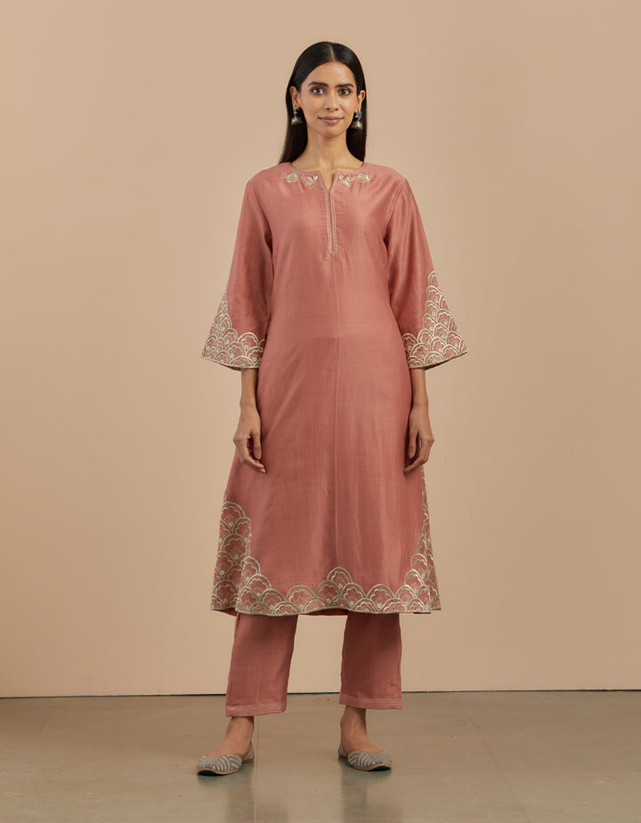 Dust pink embroidered chanderi silk kurta with silk pants and organza dupatta - Set of 3