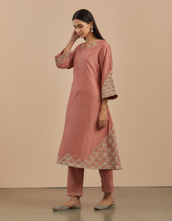 Dust pink chanderi silk kurta with silk pants - Set of 2