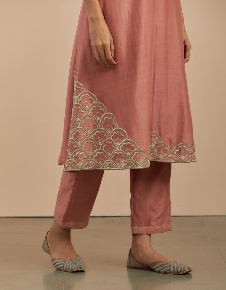 Dust pink chanderi silk kurta with silk pants - Set of 2