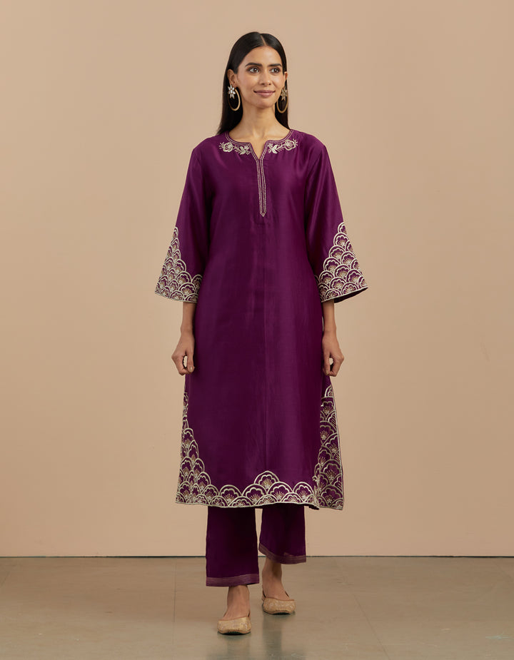 Purple embroidered chanderi silk kurta with silk pants and organza dupatta - Set of 3