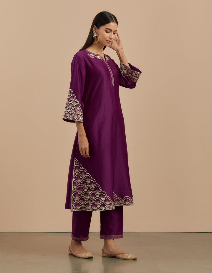 Purple embroidered chanderi silk kurta with silk pants and organza dupatta - Set of 3