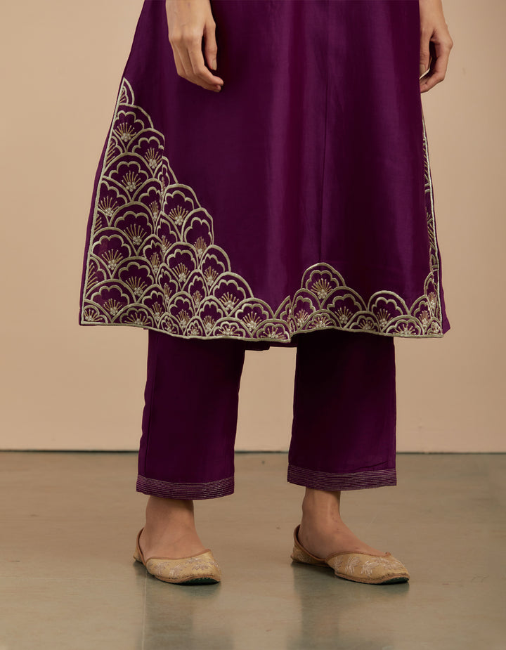 Purple embroidered chanderi silk kurta with silk pants and organza dupatta - Set of 3