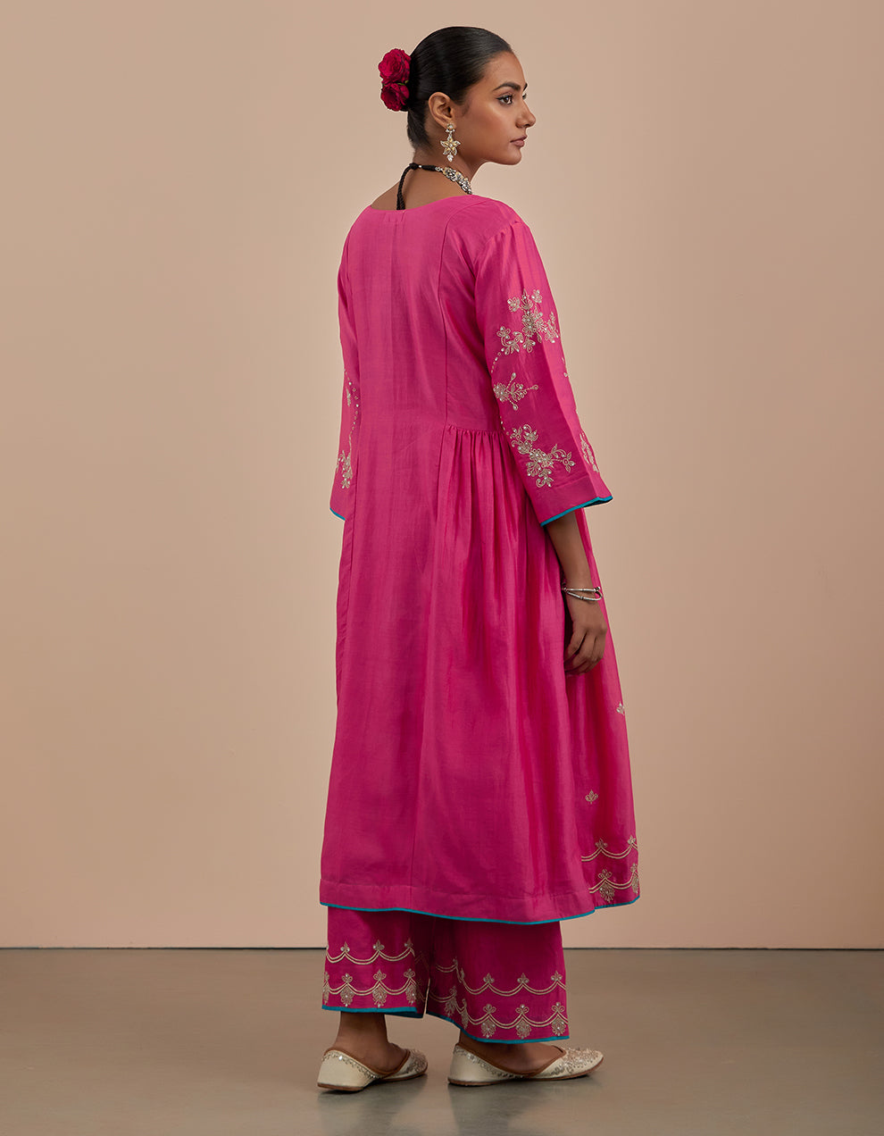 Pink embroidered chanderi silk kurta with pants - Set of 2