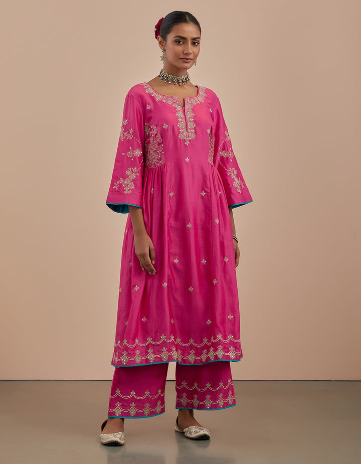 Pink embroidered chanderi silk kurta with pants and dupatta - Set of 3