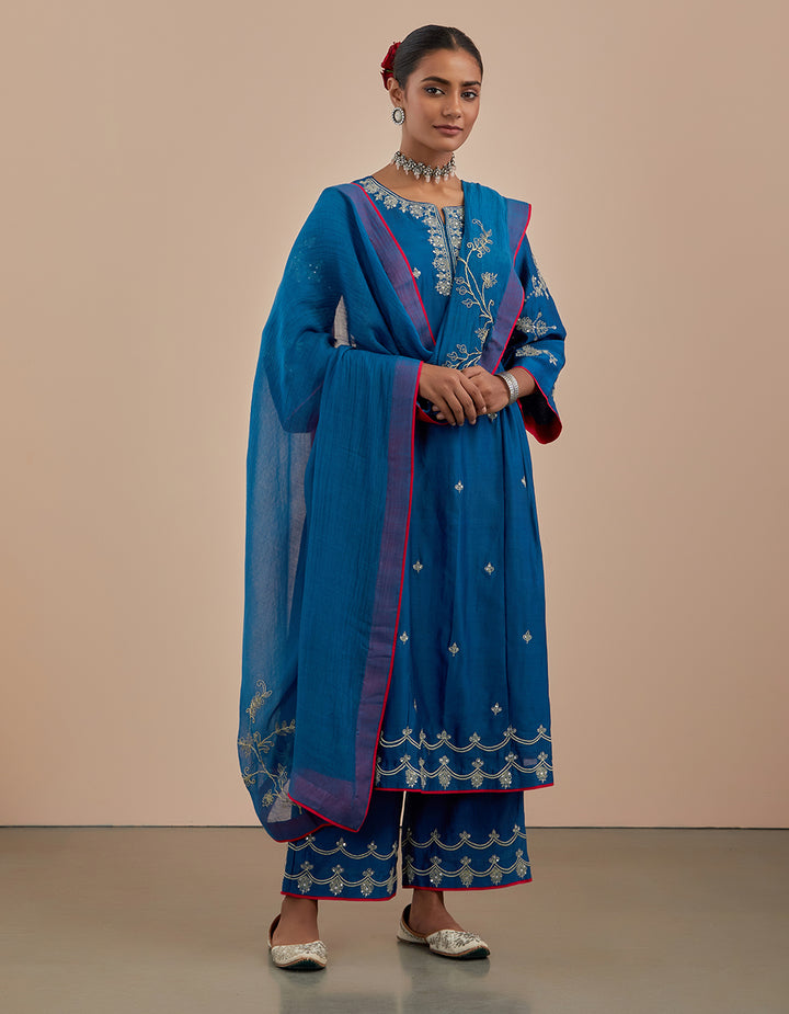 Blue embroidered chanderi silk kurta with pants and dupatta - Set of 3