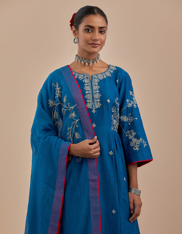 Blue embroidered chanderi silk kurta with pants and dupatta - Set of 3