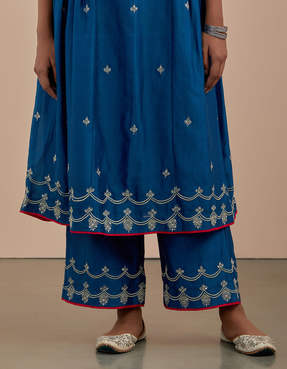 Blue embroidered chanderi silk kurta with pants and dupatta - Set of 3