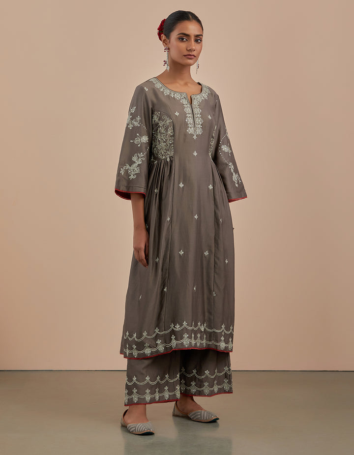 Grey embroidered chanderi silk kurta with pants and dupatta - Set of 3