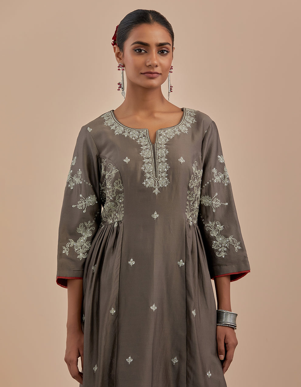 Grey embroidered chanderi silk kurta with pants - Set of 2