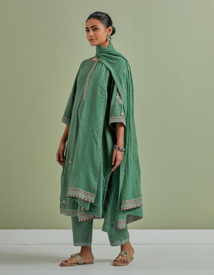 Green embroidered cotton kurta with pants and cotton dupatta- Set of 3