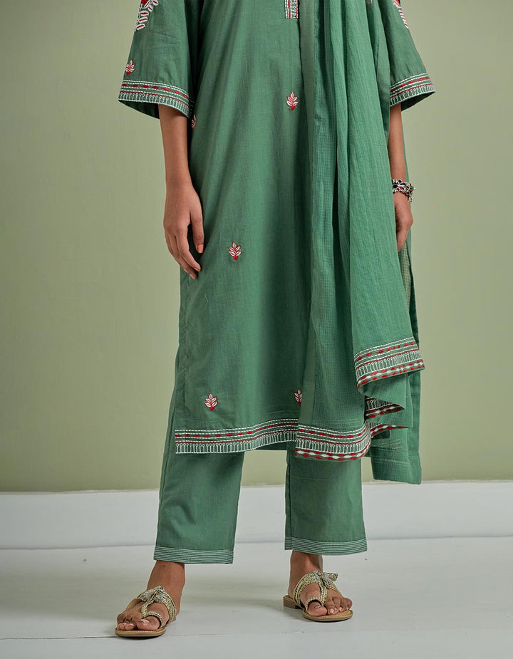 Green embroidered cotton kurta with pants and cotton dupatta- Set of 3