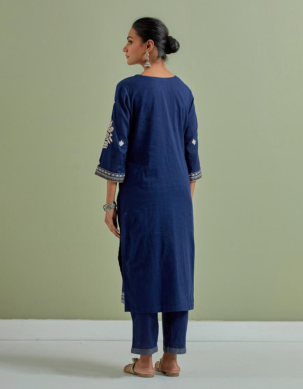 Blue embroidered cotton kurta with pants and cotton dupatta - Set of 3