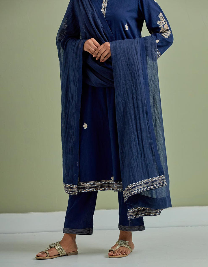 Blue embroidered cotton kurta with pants and cotton dupatta - Set of 3