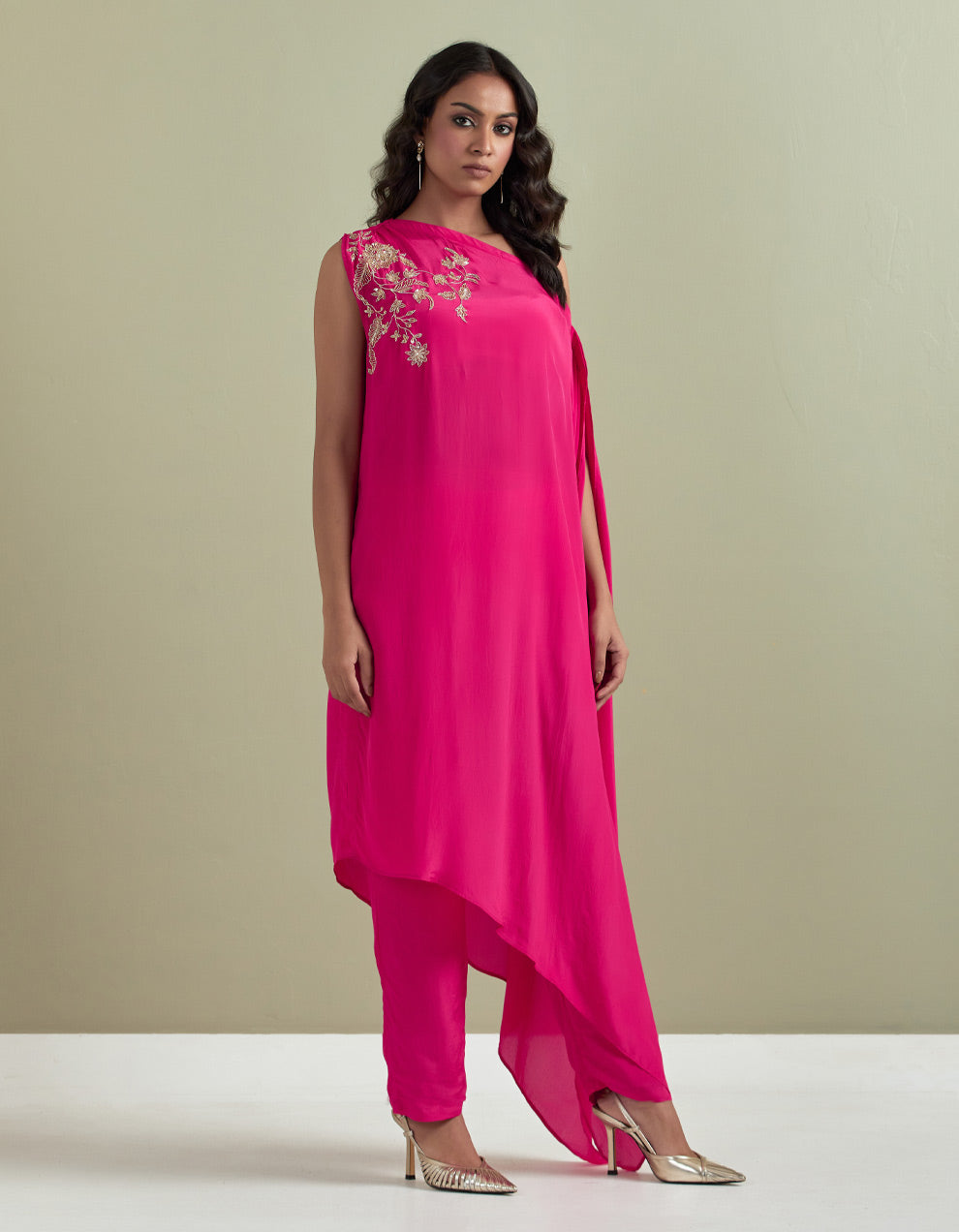 Pink embroidered crepe kurta with pants - Set of 2