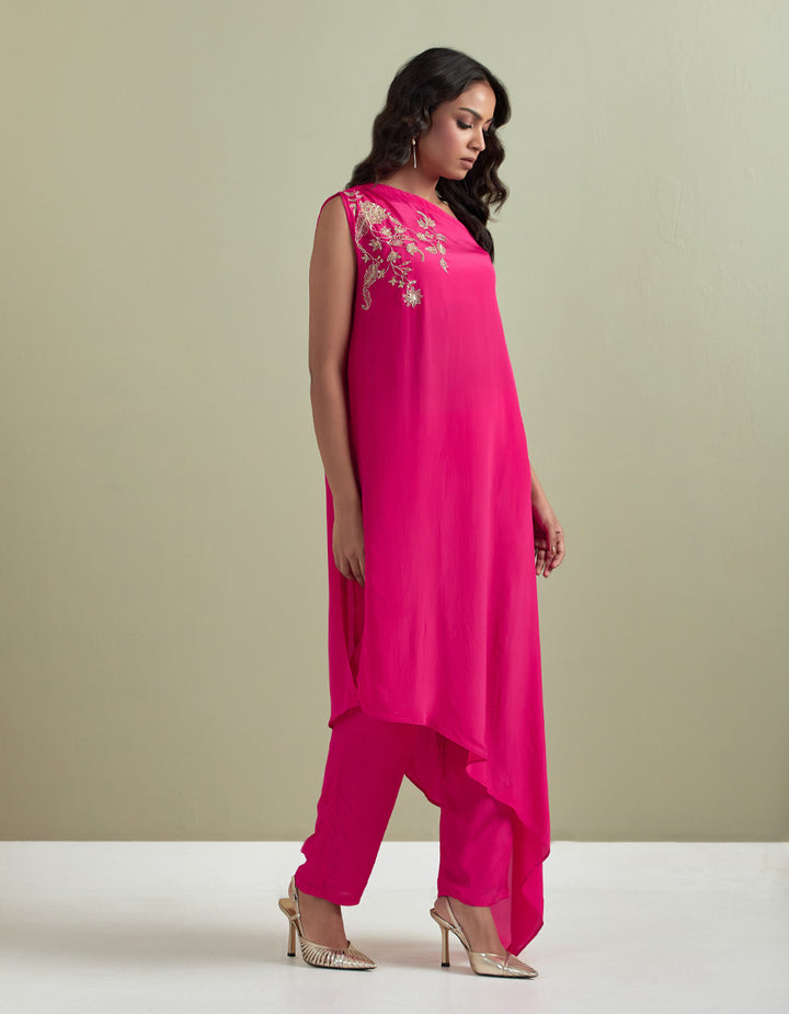 Pink embroidered crepe kurta