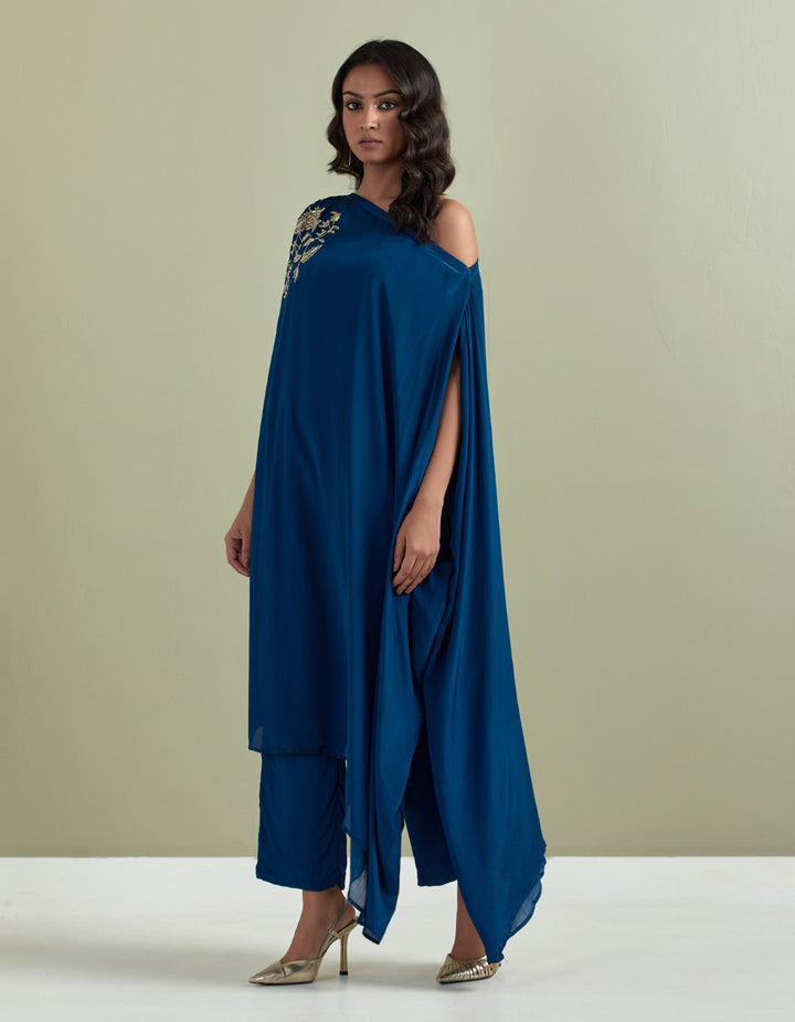 Blue embroidered crepe kurta