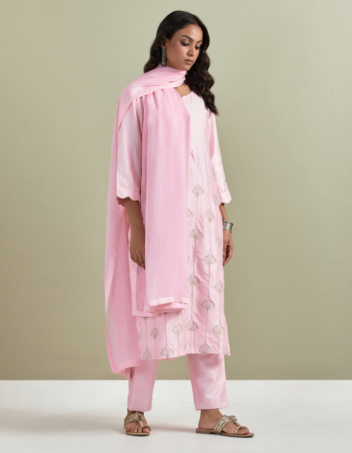 Pink embroidered chanderi silk kurta with pants and cotton dupatta- Set of 3