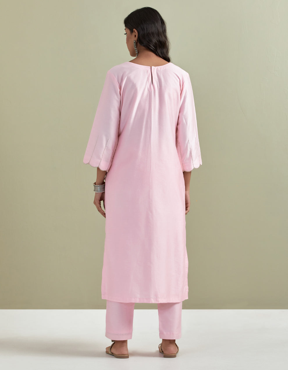 Pink embroidered chanderi silk kurta with pants and cotton dupatta- Set of 3