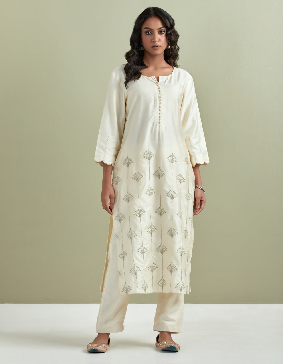 Off-white embroidered chanderi silk kurta with pants and cotton dupatta- Set of 3