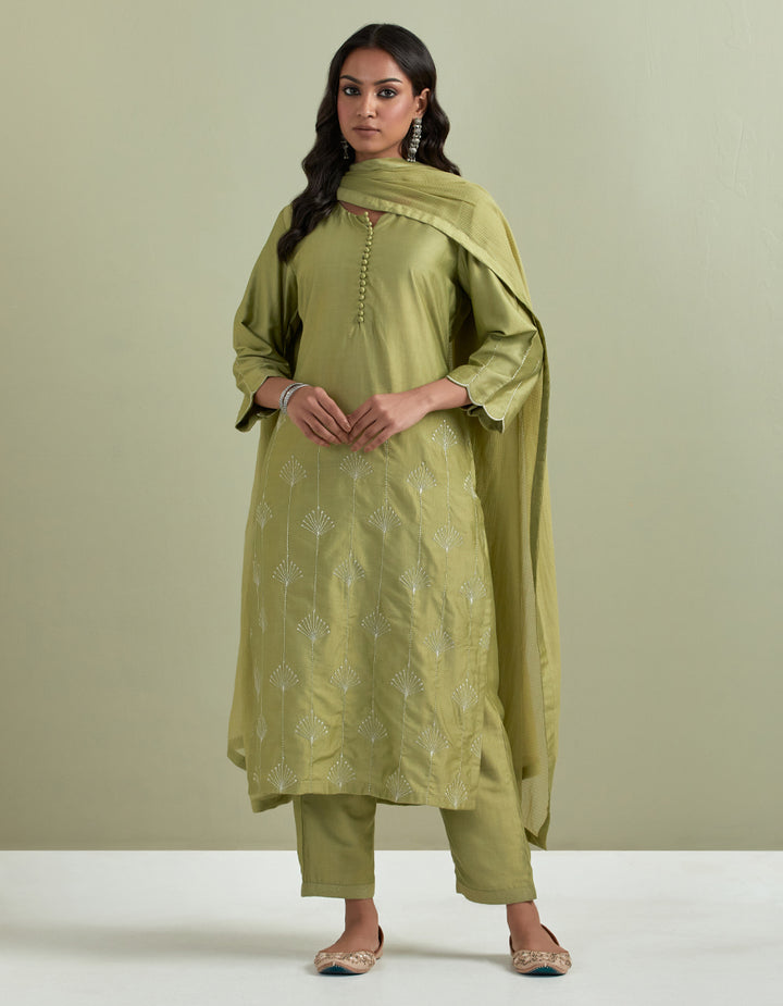 Green embroidered chanderi silk kurta with pants and cotton dupatta- Set of 3