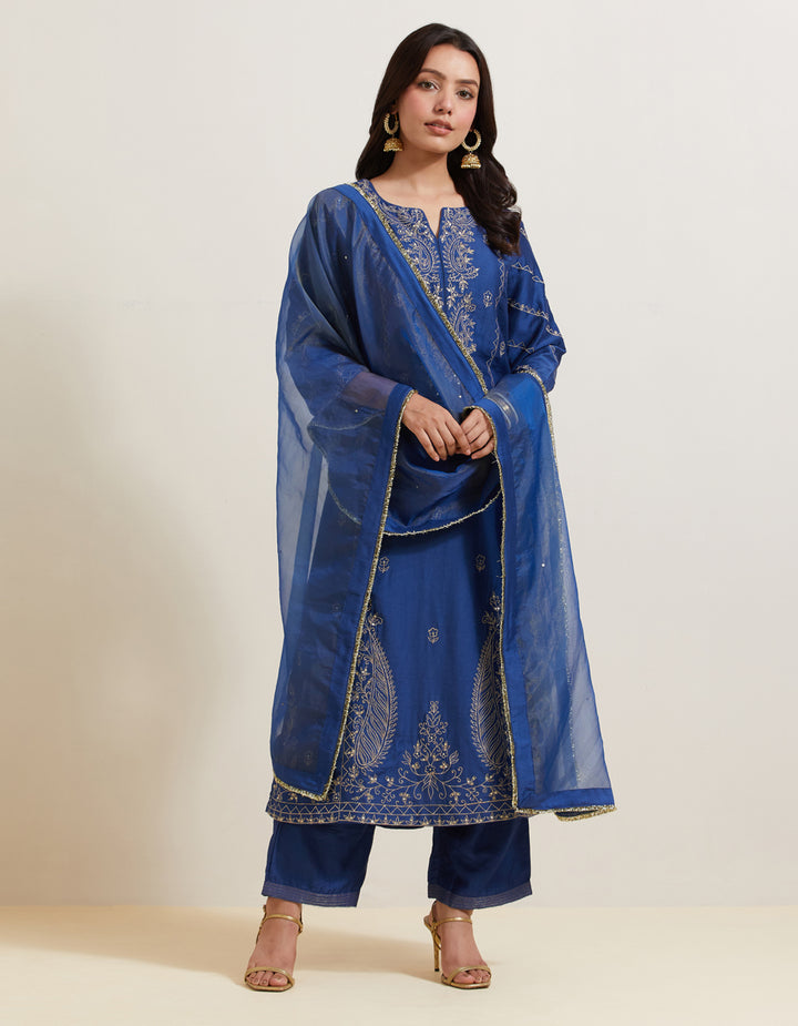 Blue embroidered chanderi silk kurta with pants and shimmer organza dupatta- Set of 3