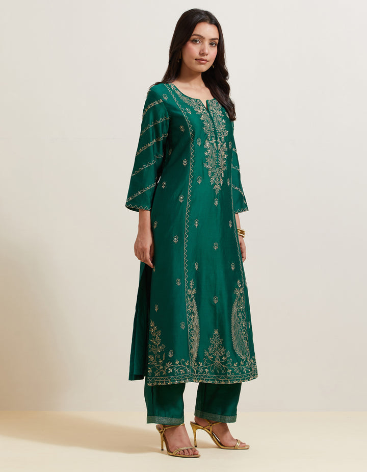 Green embroidered chanderi silk kurta with pants and shimmer organza dupatta- Set of 3