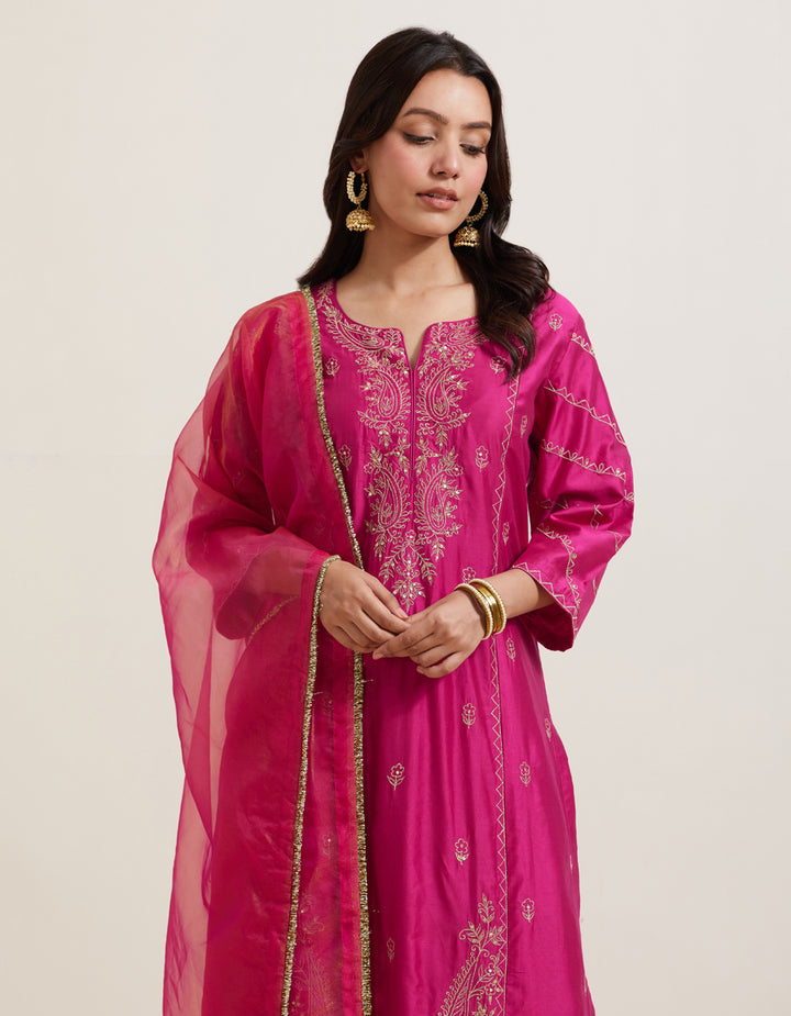 Pink embroidered chanderi silk kurta with pants and shimmer organza dupatta- Set of 3