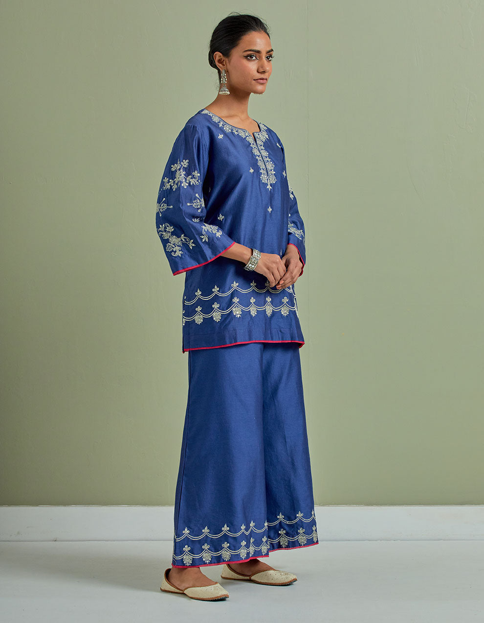 Blue embroidered chanderi silk kurta