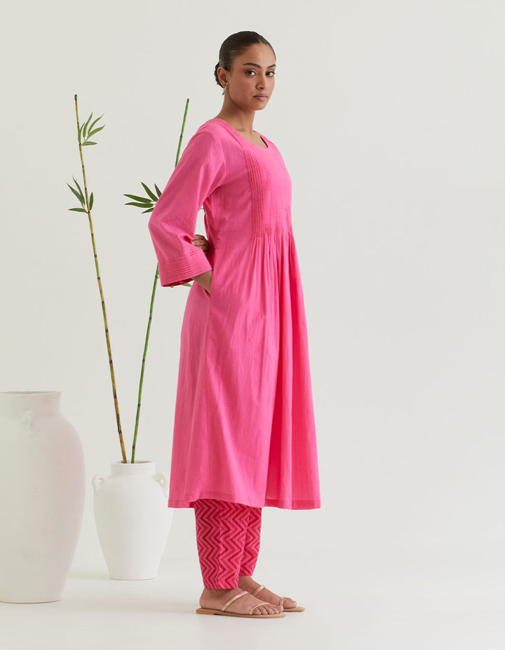 Pink pintuck cotton kurta with pants - Set of 2