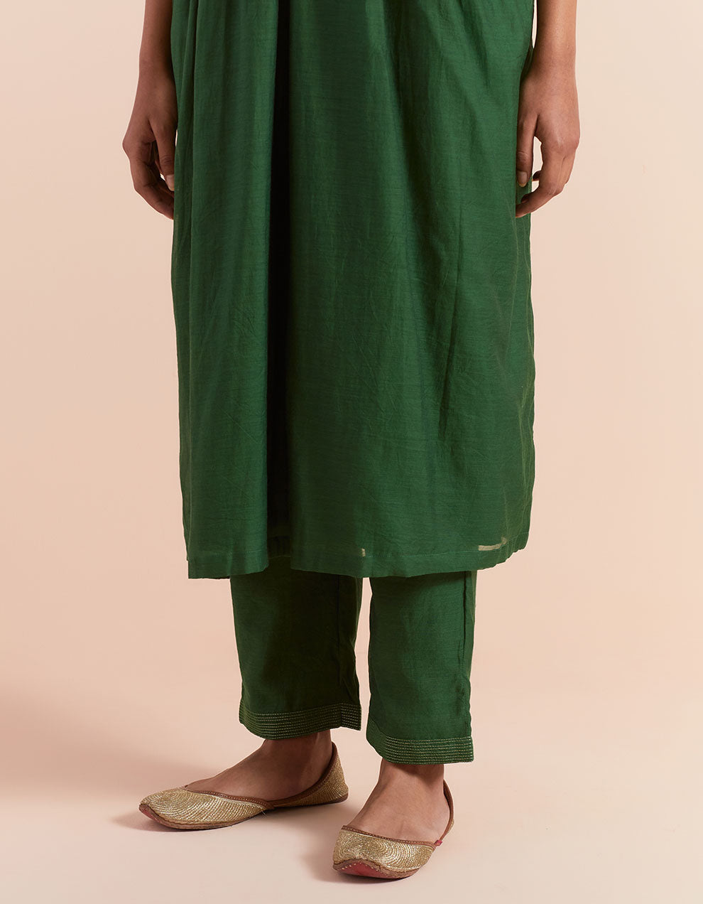 Green embroidered soft chanderi kurta with pants and dupatta- Set of 3