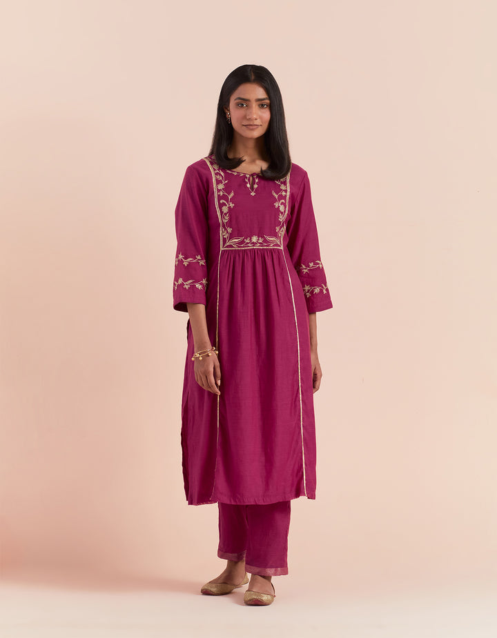 Pink embroidered chanderi silk kurta with pants - Set of 2