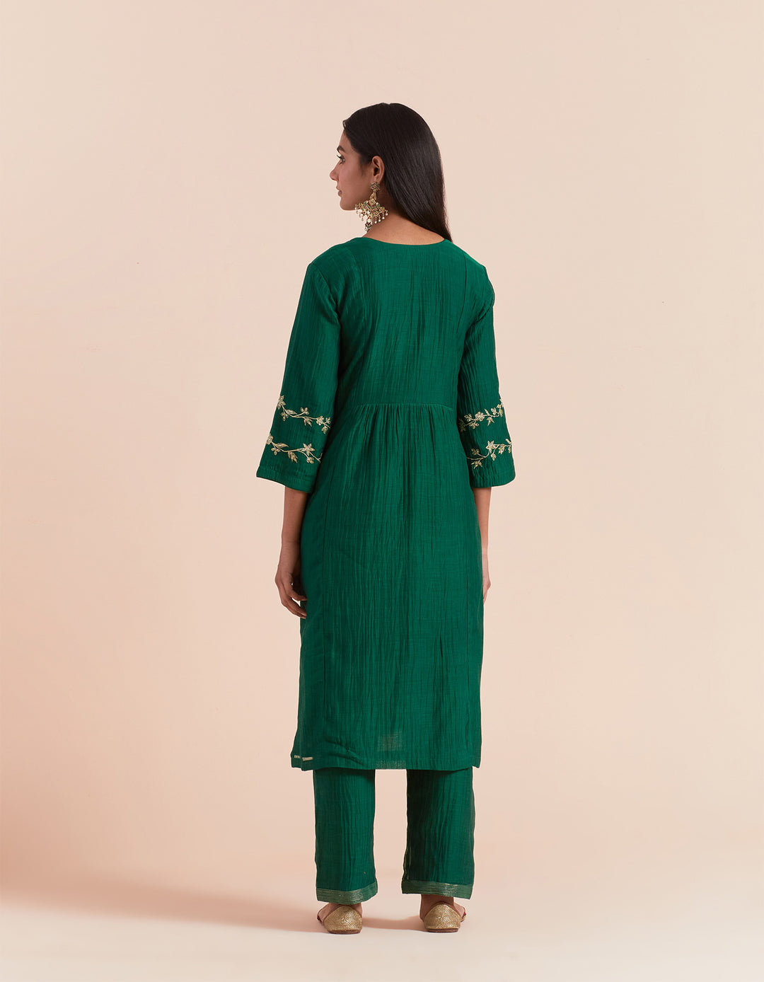 Green embroidered chanderi silk kurta with pants and dupatta- Set of 3