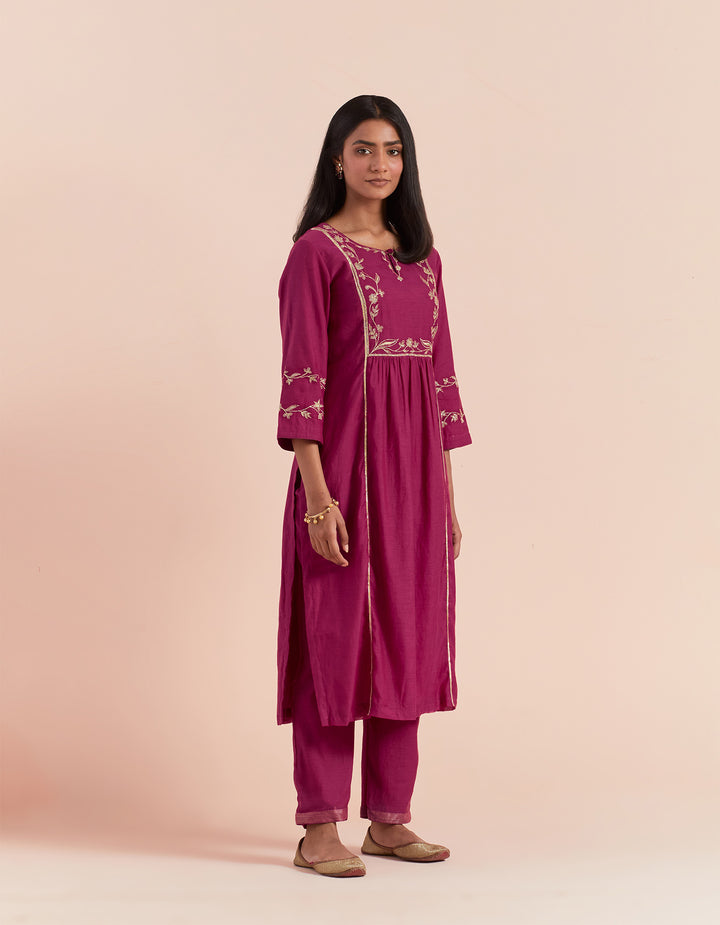 Pink embroidered chanderi silk kurta with pants - Set of 2