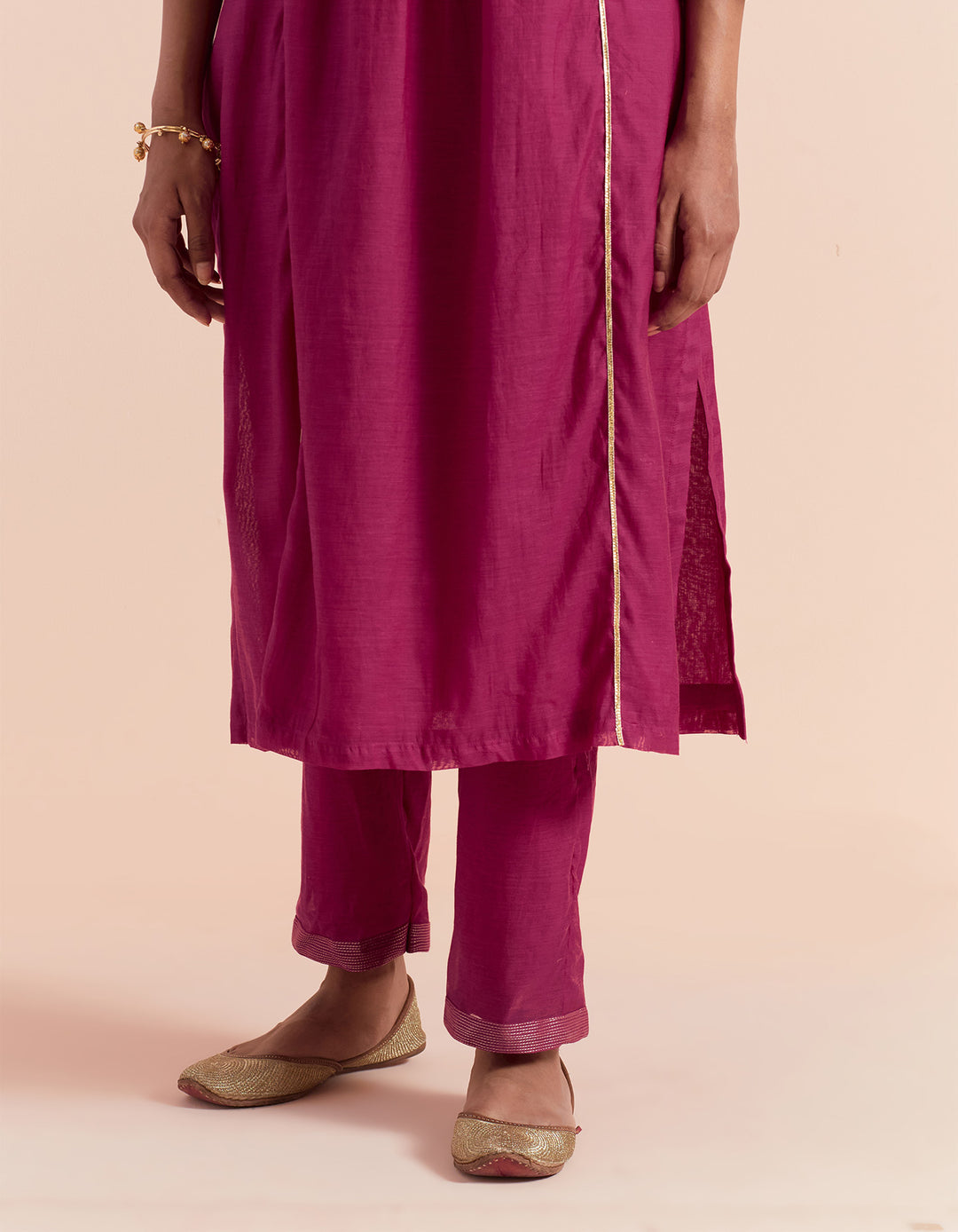 Pink embroidered chanderi silk kurta with pants - Set of 2