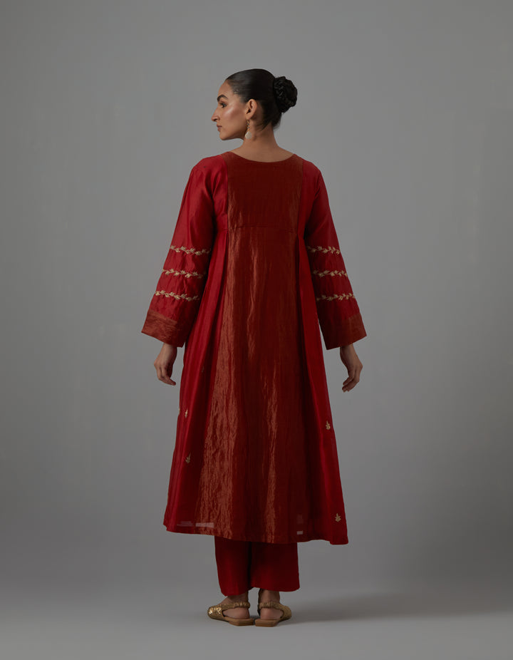 Red embroidered chanderi kurta with pants - Set of 2