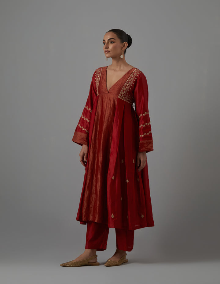 Red embroidered chanderi kurta with pants - Set of 2