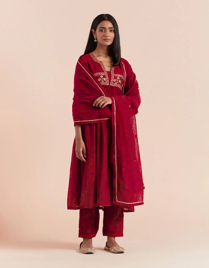 Red embroidered soft chanderi kurta with pants and dupatta- Set of 3