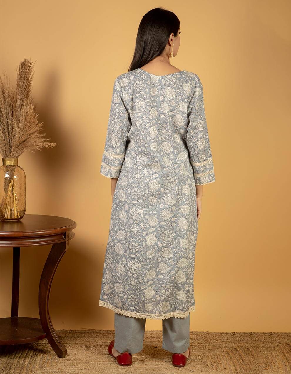 buy-best-quality-designer-light-grey-cotton-printed-kurta-with-pants-and-dupatta-dress-set-of-3-in-india-2