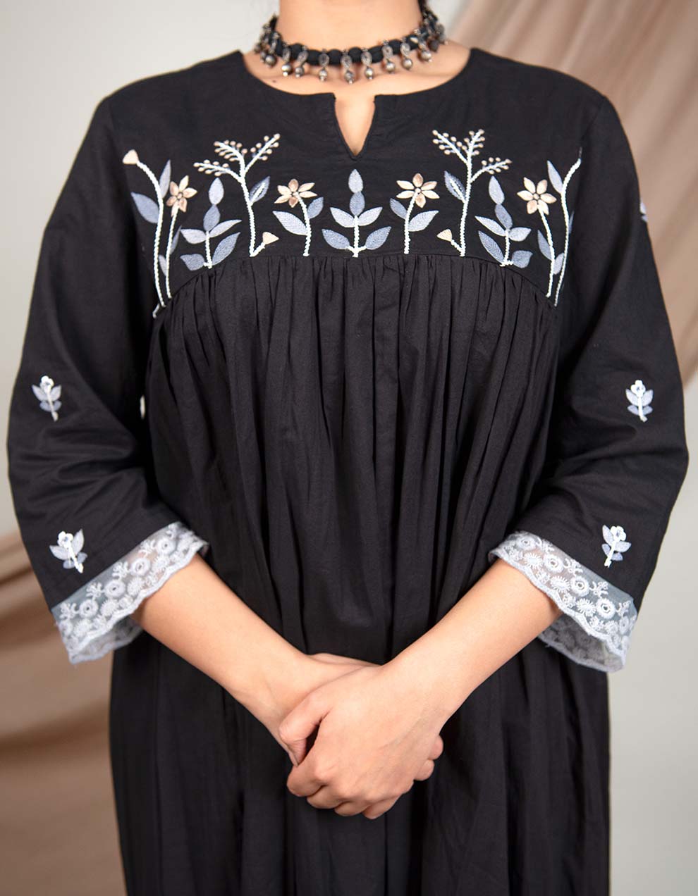 Buy-the-best-Black-hand-embroidery-kurta-with-pants-and-dupatta-Set-of-3-for-women-in-India-3
