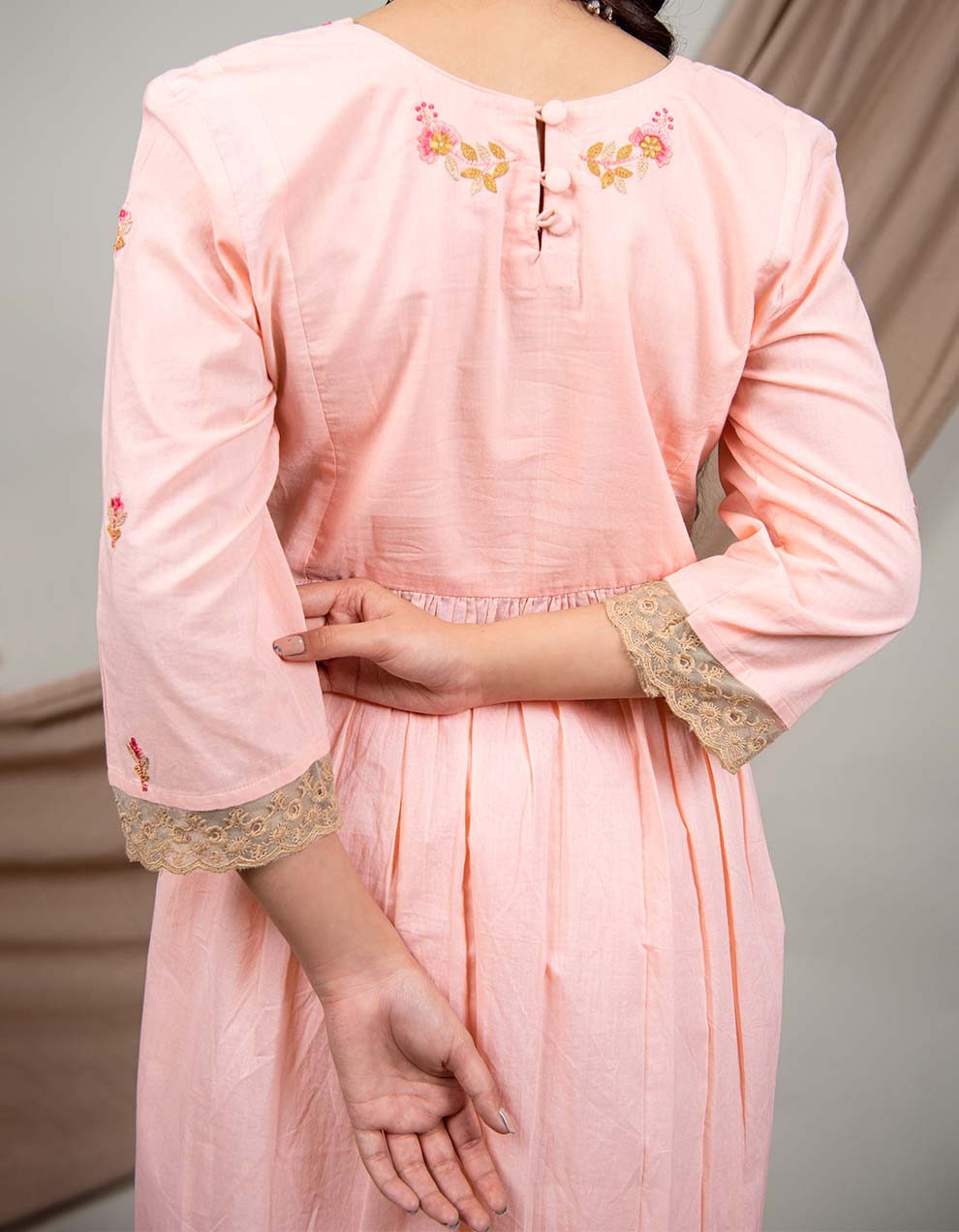 Buy-the-best-Peach-hand-embroidery-kurta-for-women-in-India-3
