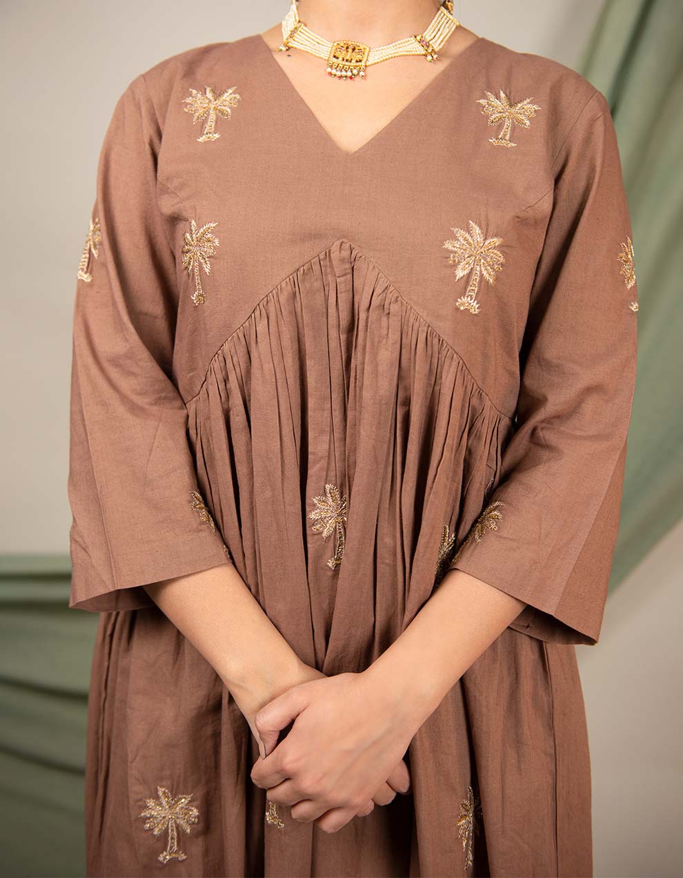 Buy-the-best-Brown-hand-embroidered-kurta-with-cotton-pants-Set-of-2-for-women-in-Indiaa-2