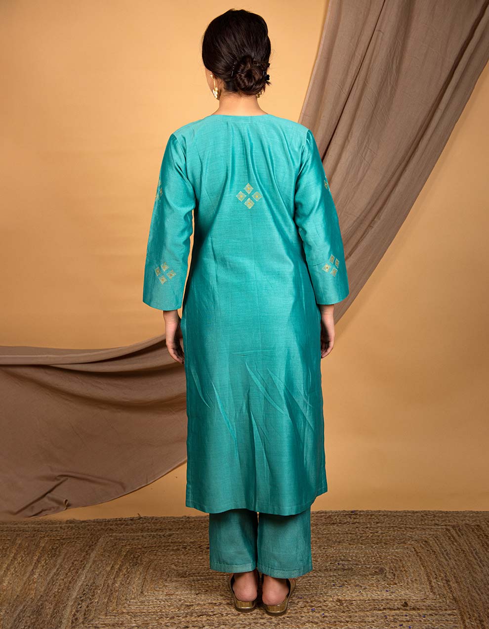 Buy-the-best-Teal-blue-dupatta-dress-for-women-in-India-1