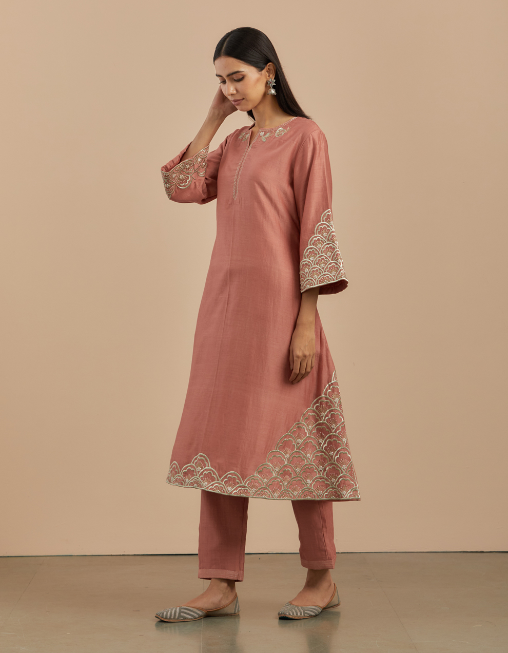 dust-pink-embroidered-chanderi-silk-kurta-with-silk-pants-and-organza-dupatta-set-of-3-1