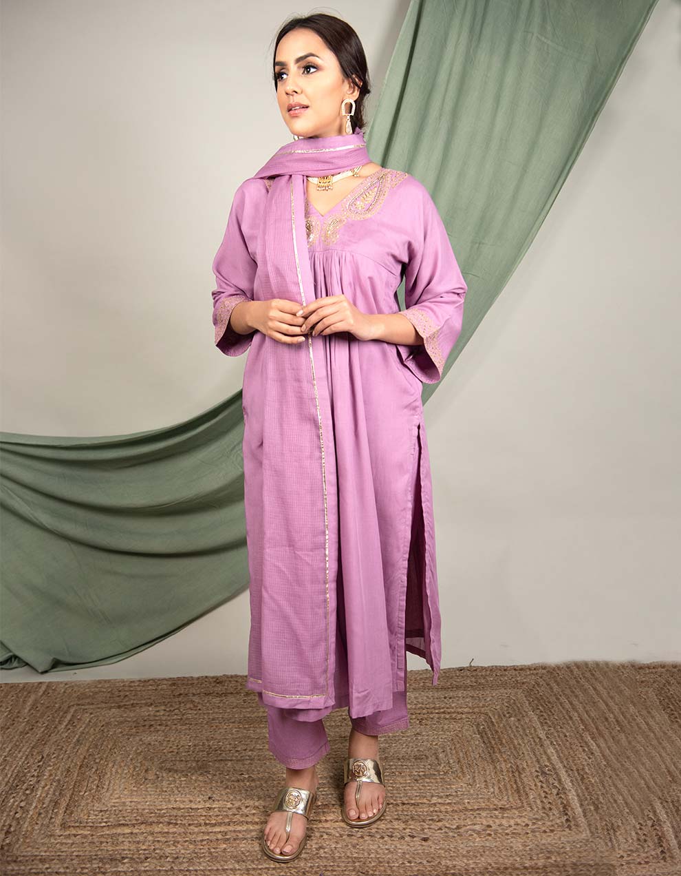 Buy-the-best-Purple-hand-embroidered-cotton-kurta-for-women-in-India