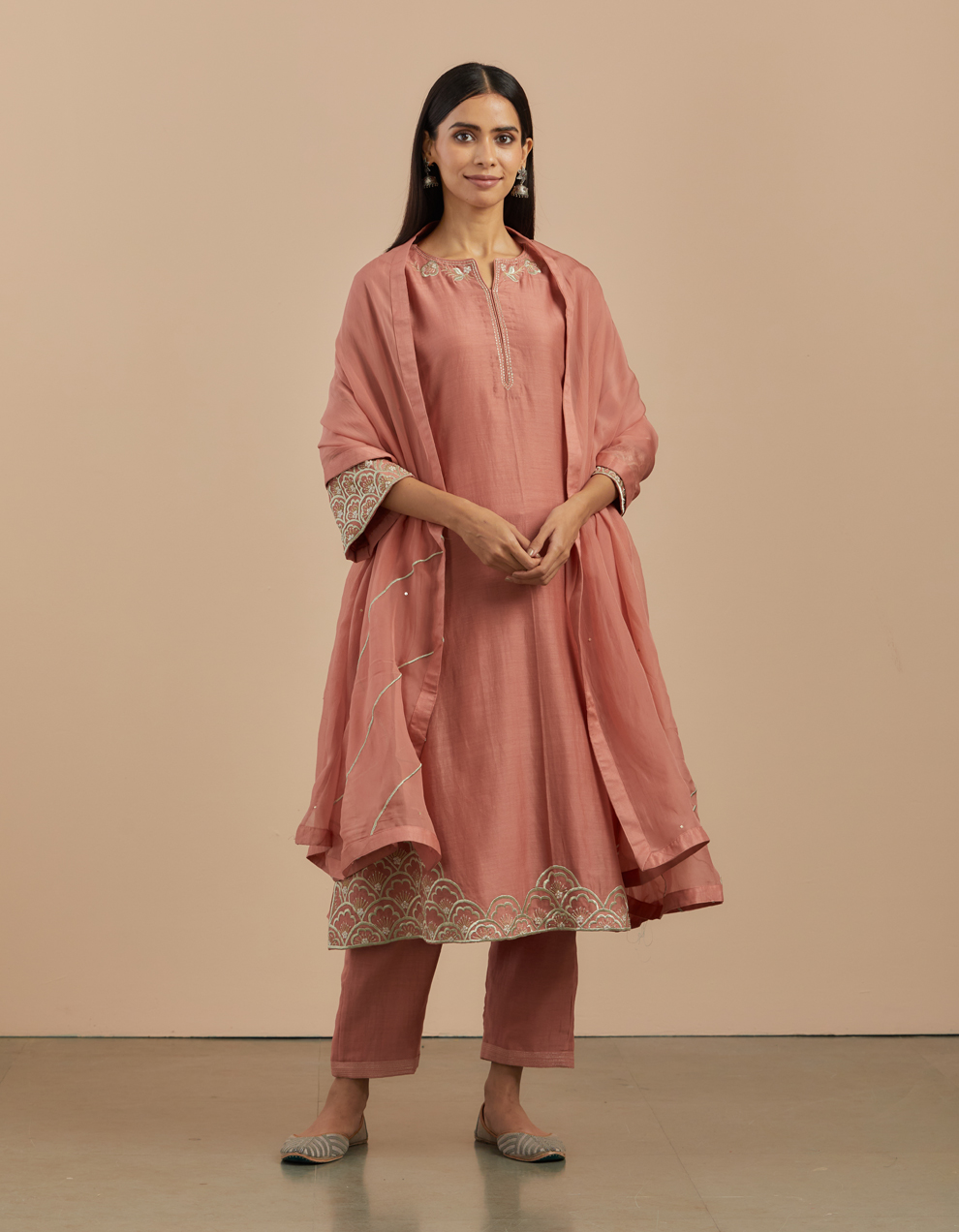 dust-pink-embroidered-chanderi-silk-kurta-with-silk-pants-and-organza-dupatta-set-of-3